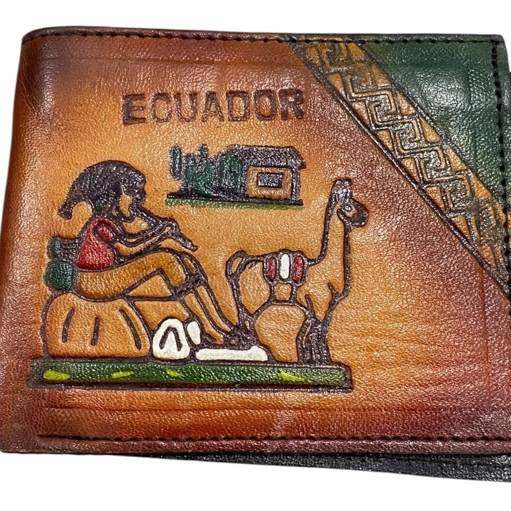VTG souvenir Ecuador Leather Wallet with Embossed design bifold billfold Quito